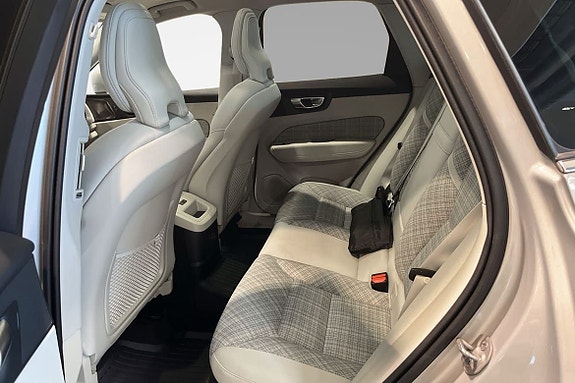 Volvo XC60 7 of 11