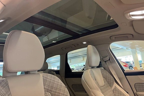 Volvo XC60 11 of 11