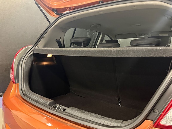 Hyundai i20 8 of 13