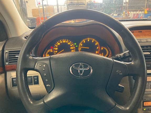 Toyota Avensis 7 of 10