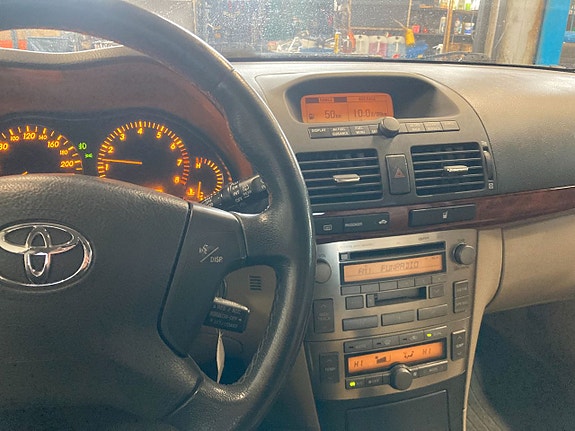 Toyota Avensis 6 of 10