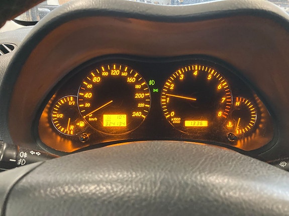 Toyota Avensis 5 of 5