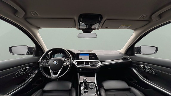 BMW 330e 13 of 30