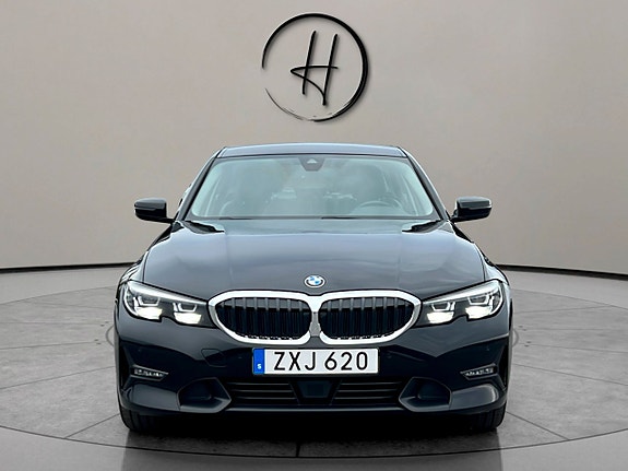 BMW 330e 4 of 30