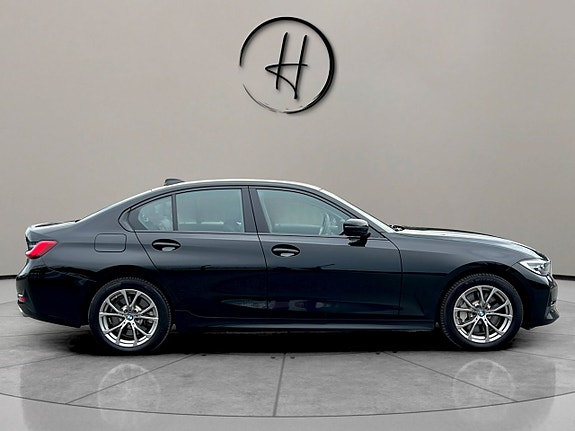 BMW 330e 7 of 30
