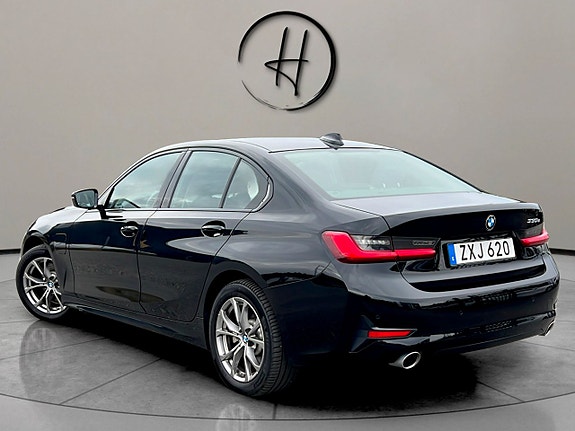 BMW 330e 9 of 30