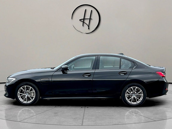 BMW 330e 6 of 30