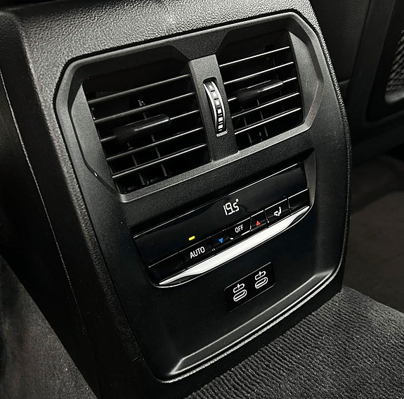BMW 330e 22 of 30