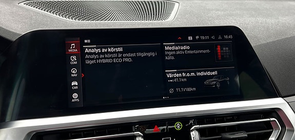 BMW 330e 25 of 30