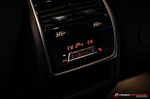 BMW X7 27 of 30