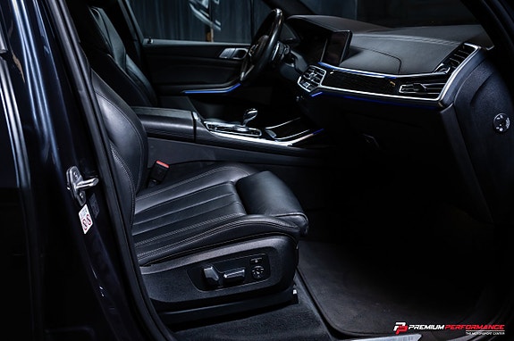 BMW X7 12 of 30