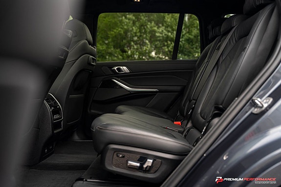 BMW X7 29 of 30