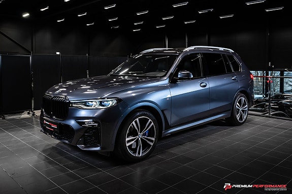 BMW X7 2 of 5