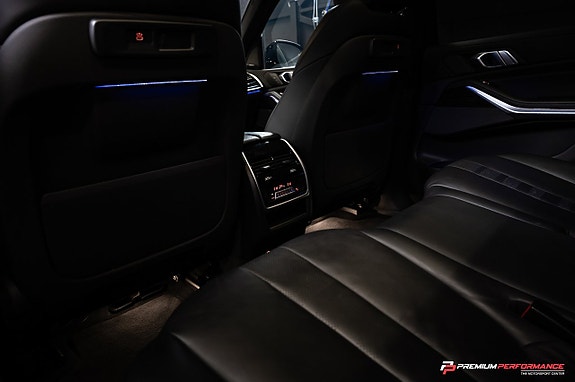 BMW X7 25 of 30