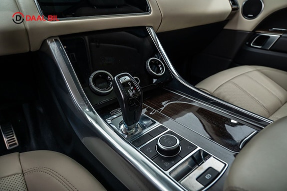 Land Rover Range Rover Sport 24 of 30