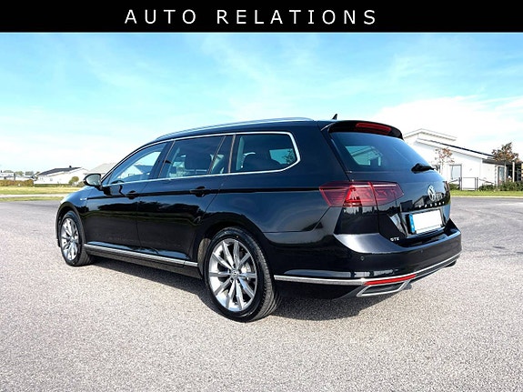 Volkswagen Passat 2 of 5