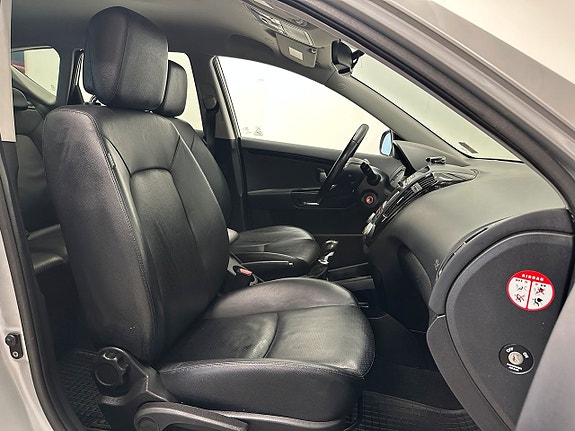 Kia Ceed 9 of 15
