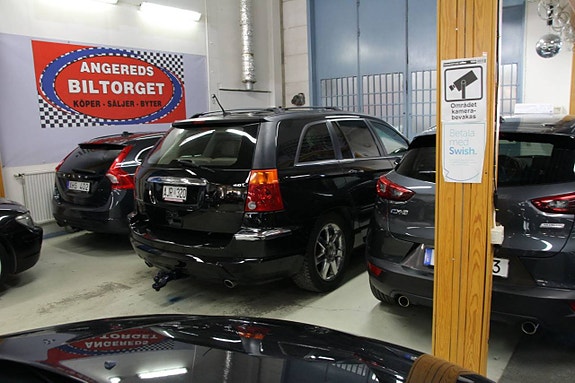 Chrysler Pacifica 3 of 15