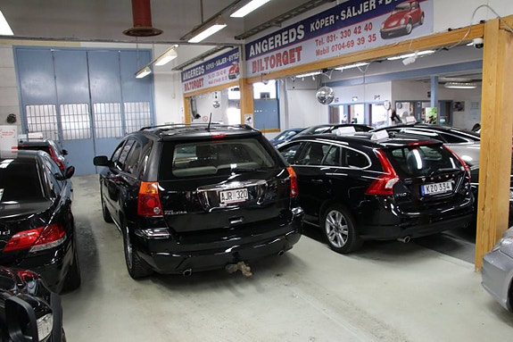 Chrysler Pacifica 4 of 15