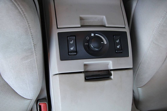 Chrysler Pacifica 12 of 15