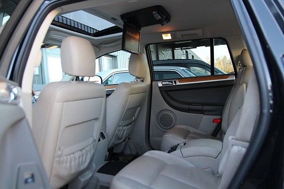 Chrysler Pacifica 11 of 15