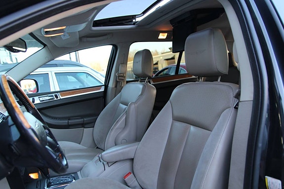 Chrysler Pacifica 14 of 15