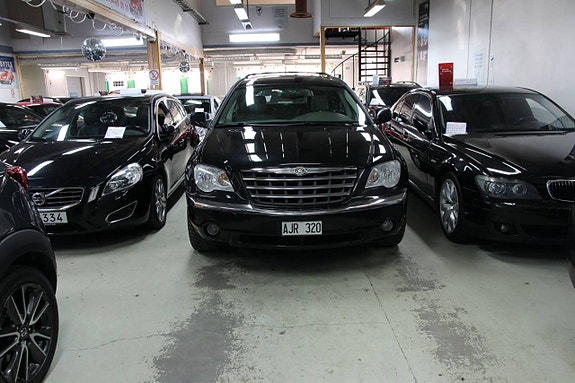 Chrysler Pacifica 5 of 15