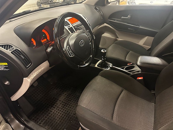 Kia Ceed 12 of 18