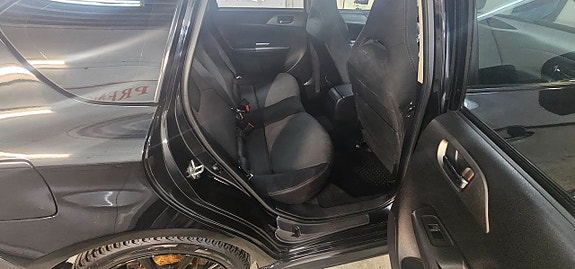 Subaru Impreza 13 of 14
