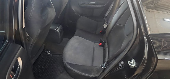 Subaru Impreza 5 of 5