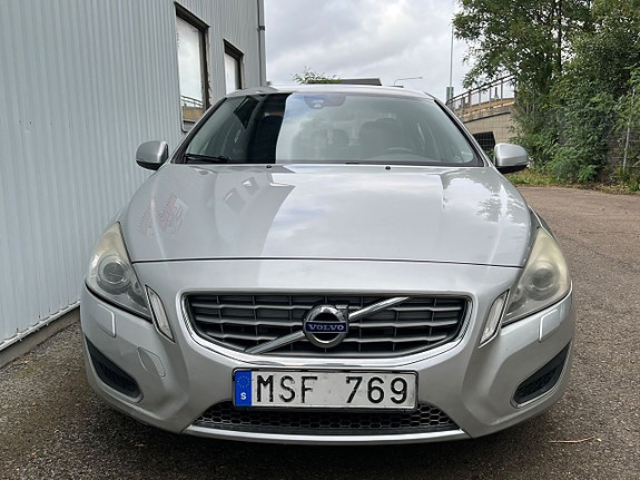 Volvo S60 2 of 10