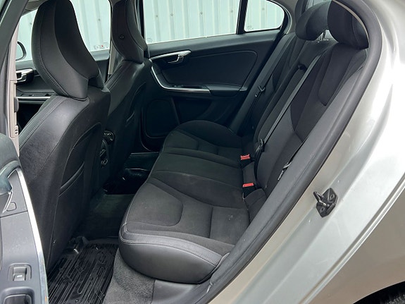 Volvo S60 7 of 10