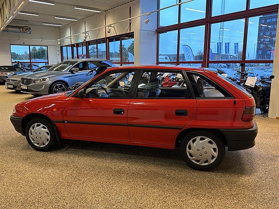 Opel Astra 9 of 13