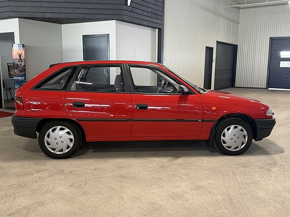Opel Astra 3 of 5