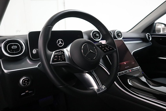 Mercedes-Benz C180 11 of 23