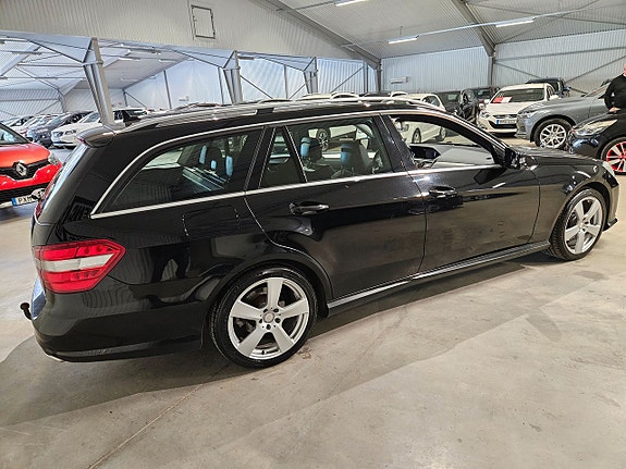 Mercedes-Benz E-Klass 3 of 9