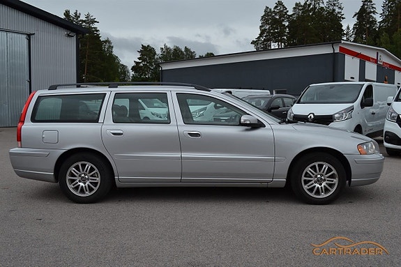 Volvo V70 4 of 18
