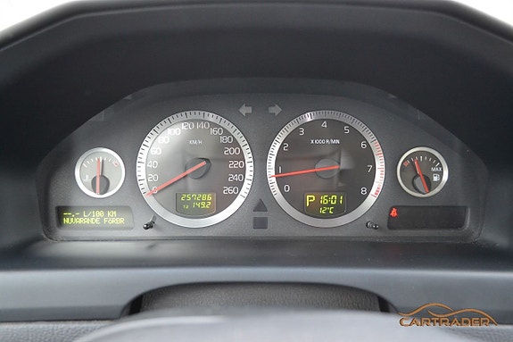 Volvo V70 15 of 18