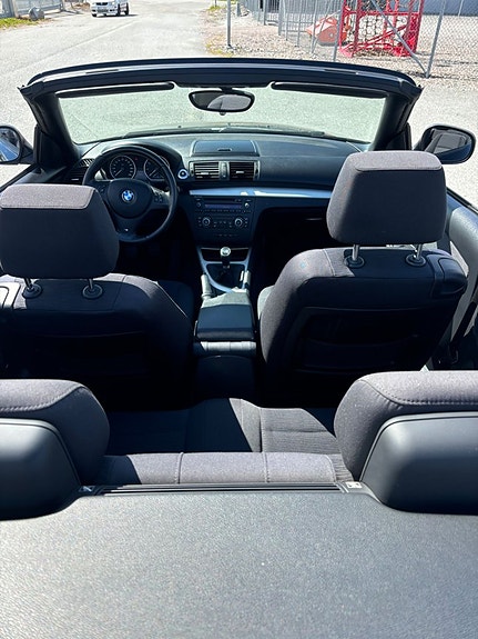 BMW 118i 7 of 16