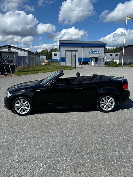 BMW 118i 11 of 16