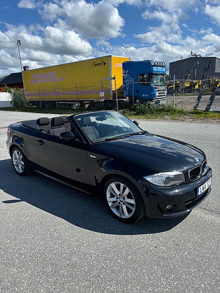 BMW 118i 4 of 5