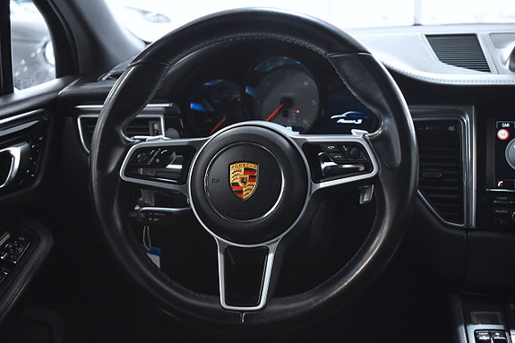 Porsche Macan S 11 of 25
