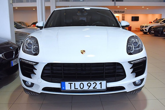 Porsche Macan S 2 of 25