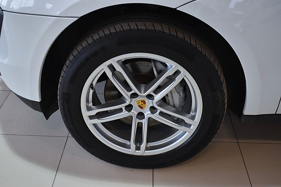Porsche Macan S 25 of 25