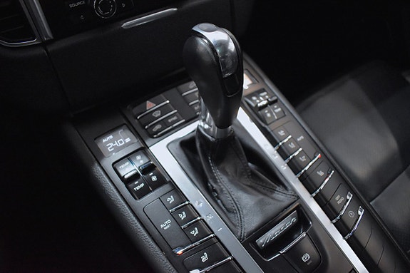 Porsche Macan S 12 of 25