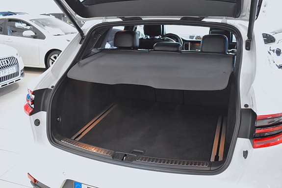 Porsche Macan S 5 of 25