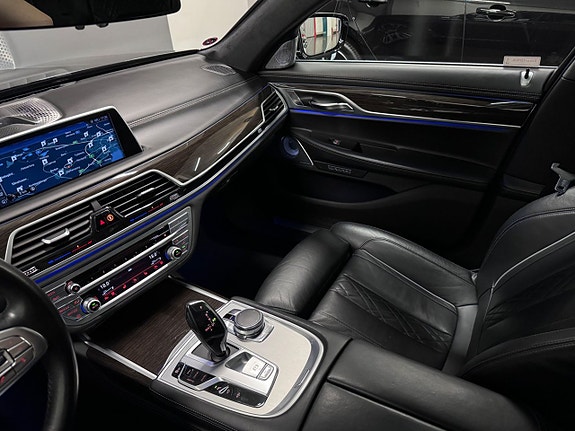 BMW 730 13 of 27