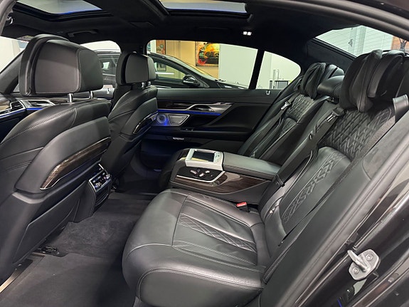 BMW 730 17 of 27