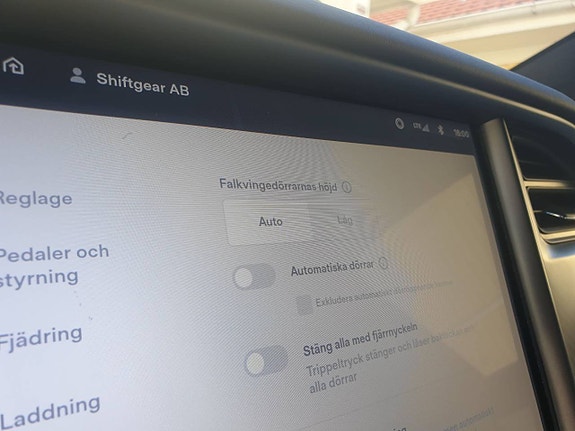 Tesla Model X 16 of 27