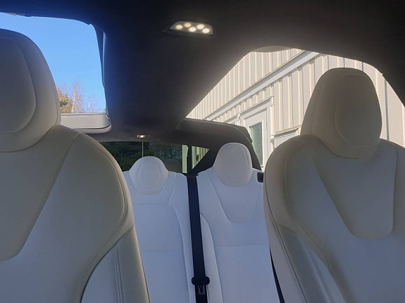 Tesla Model X 6 of 27